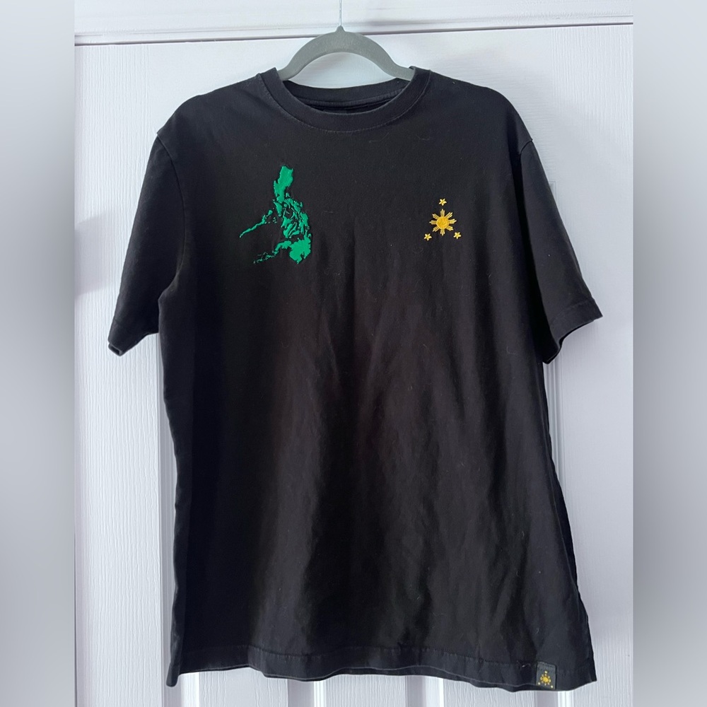 Coach Black Tee with Green and Yellow Accents - Large - Sun and Island - VTG